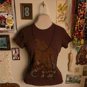 Pirates of the Caribbean Graphic T-Shirt Women's Small/Medium Brown Y2K Tattoo